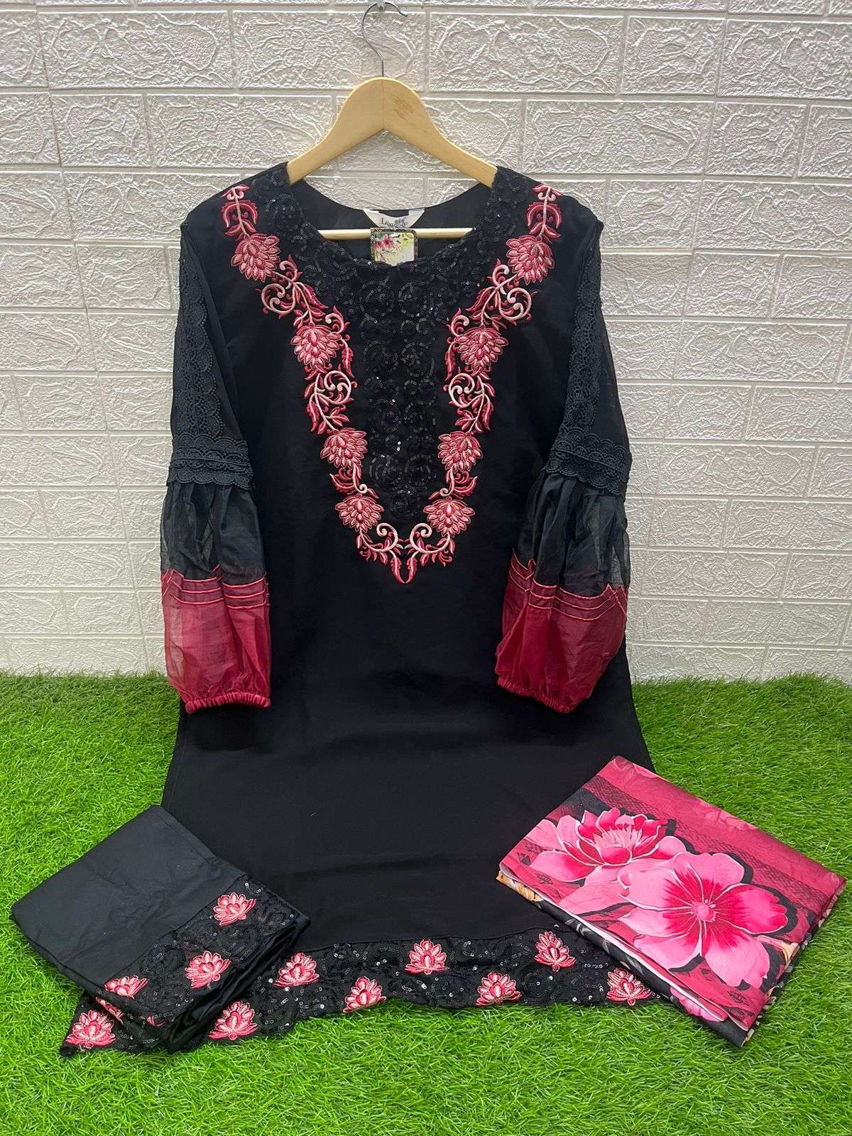 WhatsApp Image 2024-10-04 at 14.34.43_c68d14fb